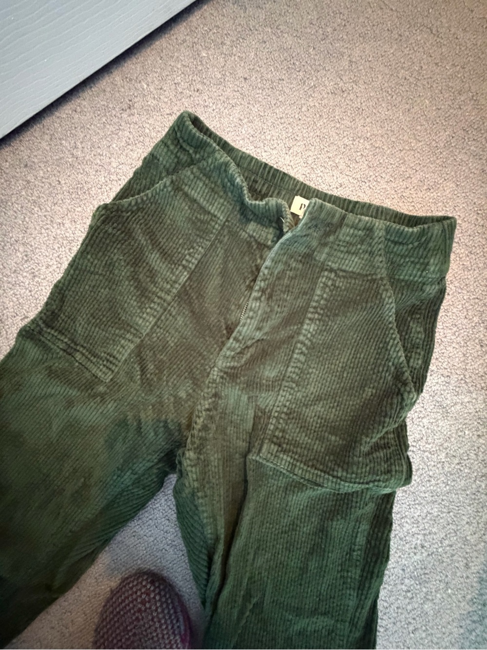 Pact women’s Mountain View classic corduroy peg pant